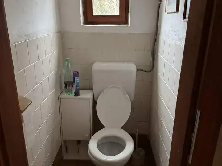 Původní WC — Turnovsko · chalupa
